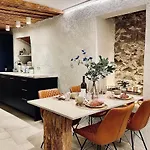 Apartmán New Design & High Standard From 16th Century In Old Town-free Parking *
