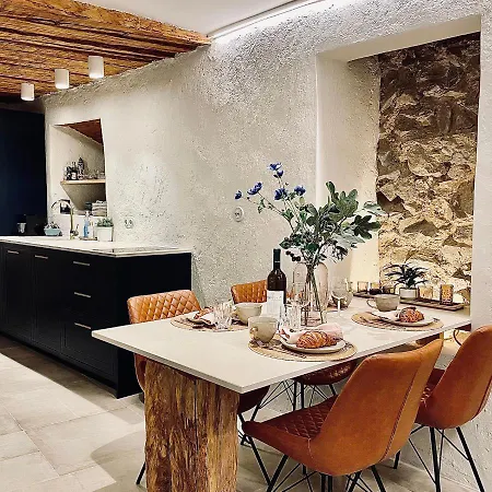 Apartment New Design & High Standard From 16th Century In Old Town-free Parking *