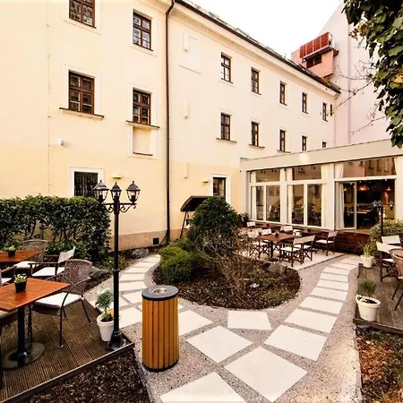 New Design & High Standard From 16th Century In Old Town-free Parking * Pressburg