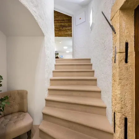 Apartment New Design & High Standard From 16th Century In Old Town-free Parking Bratislava