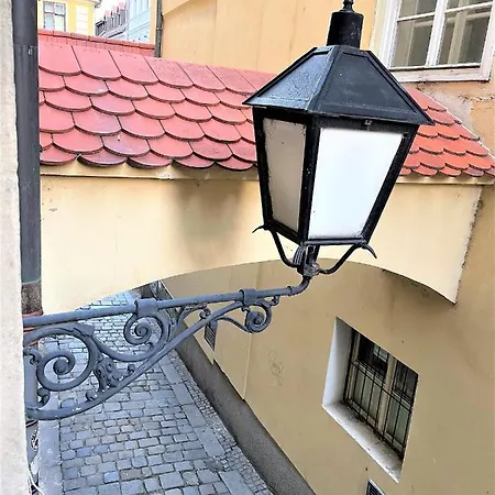 New Design & High Standard From 16th Century In Old Town-free Parking *