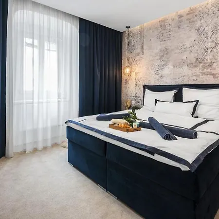 New Design & High Standard From 16th Century In Old Town-free Parking Apartment Bratislava