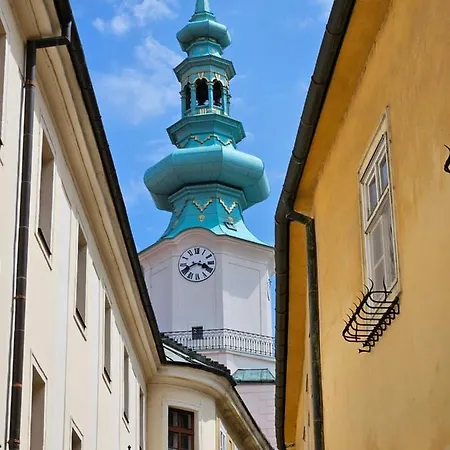 New Design & High Standard From 16th Century In Old Town-free Parking Apartment