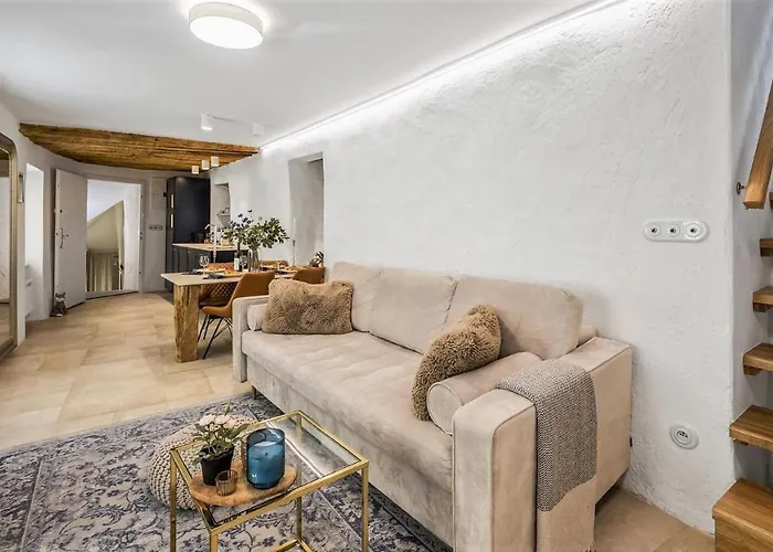 New Design & High Standard From 16th Century In Old Town-free Parking Apartamento Bratislava