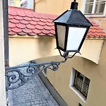 New Design & High Standard From 16th Century In Old Town-free Parking *